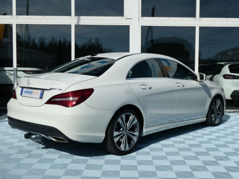 Photo 3 de l'offre de MERCEDES-BENZ CLA 180 122cv BVM6 SENSATION GPS Camera JA18 Attel. à 20490€ chez Mérignac auto