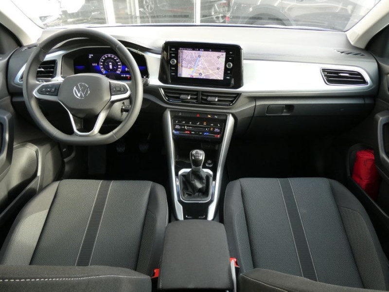 Photo 14 de l'offre de VOLKSWAGEN T-ROC New 1.0 TSI 110 BVM6 Facelift LIFE PLUS GPS Privacy Glass à 24950€ chez Mérignac auto