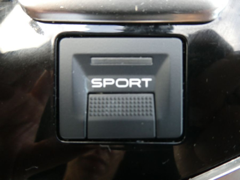 Photo 30 de l'offre de PEUGEOT 3008 II 1.2 PureTech 130 EAT8 GT LINE Full LED CarPlay SC à 22950€ chez Mérignac auto