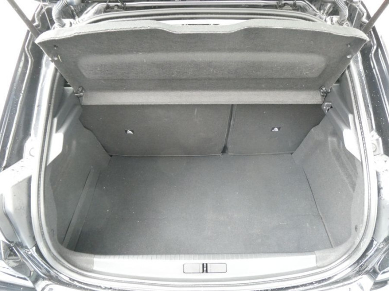 Photo 20 de l'offre de PEUGEOT 208 II 1.2 PureTech 100 BVM6 ALLURE PACK Cockpit 3D TOIT Pano à 17450€ chez Mérignac auto