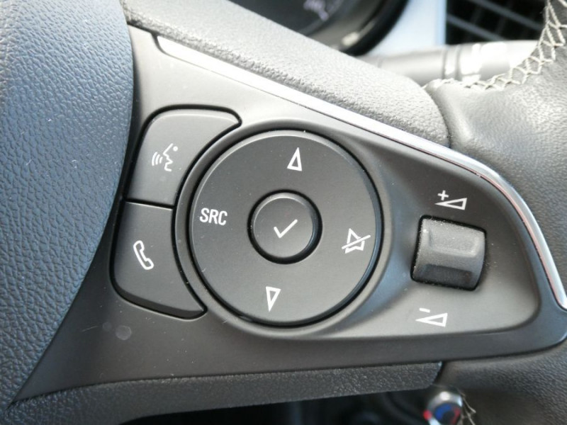 Photo 24 de l'offre de OPEL CROSSLAND 1.2 Turbo 110 BVM6 ELEGANCE Camera CarPlay Radars à 18450€ chez Mérignac auto