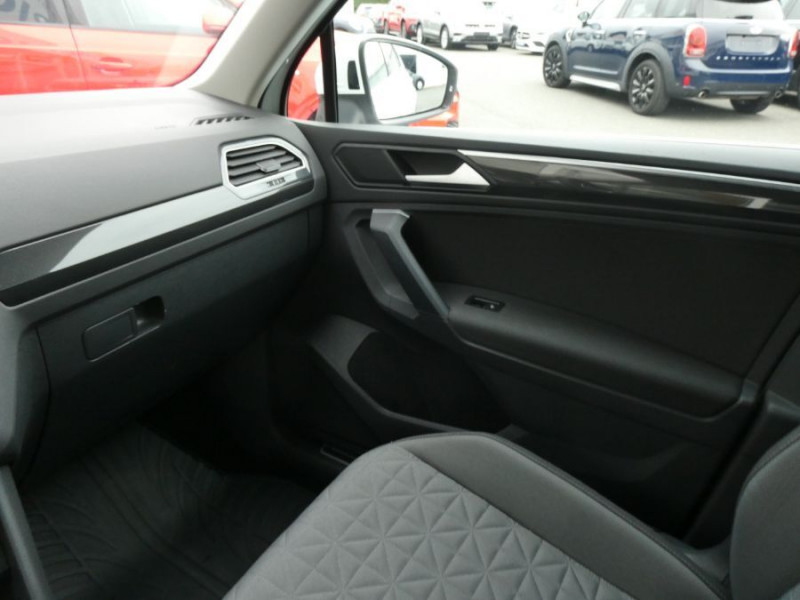 Photo 39 de l'offre de VOLKSWAGEN TIGUAN II (2) 1.5 TSI 130 BVM6 ADVANCE CarPlay ACC Radars à 29490€ chez Mérignac auto