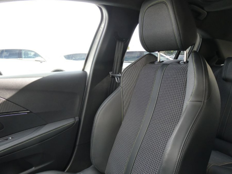 Photo 39 de l'offre de PEUGEOT 208 II ELECTRIQUE 136 GT TOIT Pano à 24450€ chez Mérignac auto