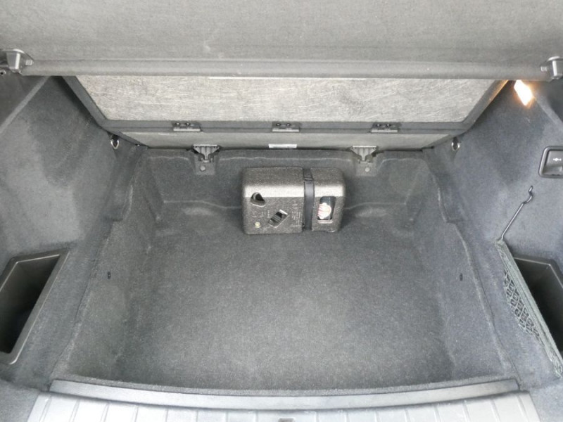 Photo 38 de l'offre de BMW X1 (F48) SDRIVE 18iA 140 BVA7 LOUNGE GPS Camera LED Privacy Glass RER Volant M Hayon élec. à 26950€ chez Mérignac auto