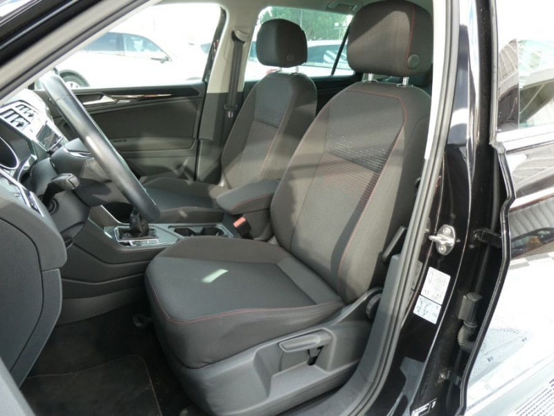Photo 6 de l'offre de VOLKSWAGEN TIGUAN II 1.4 TSI 150 BVM6 SOUND GPS ACC à 24950€ chez Mérignac auto