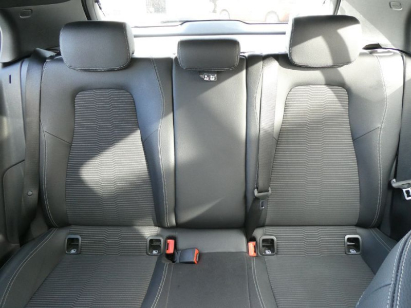 Photo 35 de l'offre de MERCEDES-BENZ CLASSE A IV 180 D 7G-DCT PROGRESSIVE LINE Toit Ouvrant Grand GPS Camera JA17 à 25450€ chez Mérignac auto