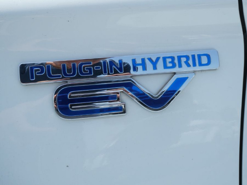 Photo 39 de l'offre de MITSUBISHI OUTLANDER III (2) PHEV TWIN MOTOR 4WD INTENSE Attelage à 25950€ chez Mérignac auto