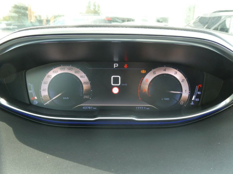 Photo 17 de l'offre de PEUGEOT 3008 II 1.2 PureTech 130 EAT8 GT LINE Full LED CarPlay SC à 24450€ chez Mérignac auto