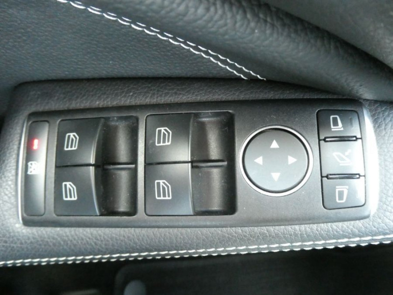 Photo 28 de l'offre de MERCEDES-BENZ CLA 180 122cv BVM6 SENSATION GPS Camera JA18 Attel. à 20490€ chez Mérignac auto