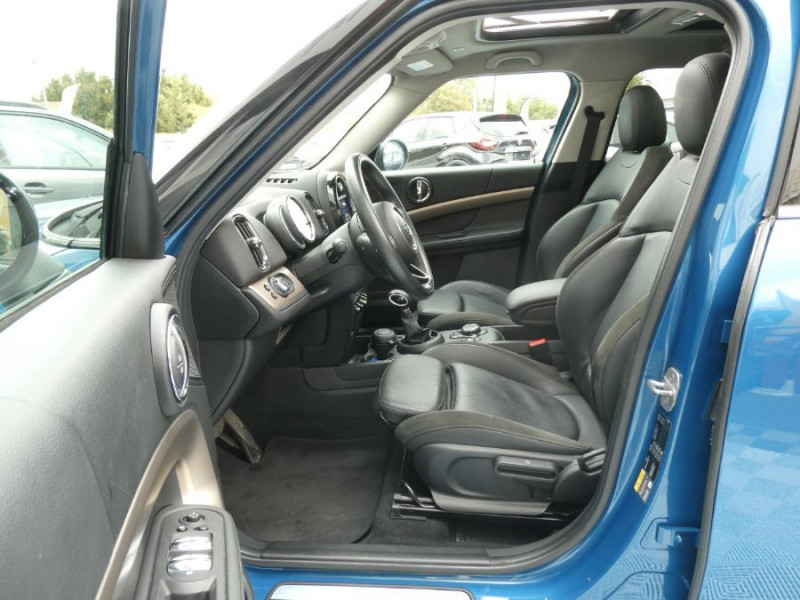 Photo 19 de l'offre de MINI COUNTRYMAN (F60) HYBRID ELECT. ALL4 224cv BVA6 COOPER SE TOE Camera HUD JA18 à 28450€ chez Mérignac auto