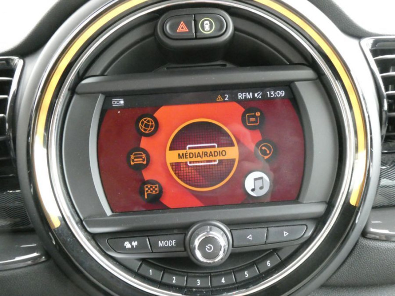 Photo 19 de l'offre de MINI CLUBMAN III 1.5 136 BVA COOPER CUIR GPS Camera CarPlay Key Less 1ère Main à 23450€ chez Mérignac auto