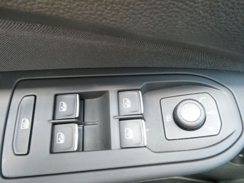 Photo 18 de l'offre de VOLKSWAGEN GOLF VIII 1.4 HYBRID 204 STYLE GPS Camera Privacy Glass ACC LED+ 1ère Main à 29450€ chez Mérignac auto