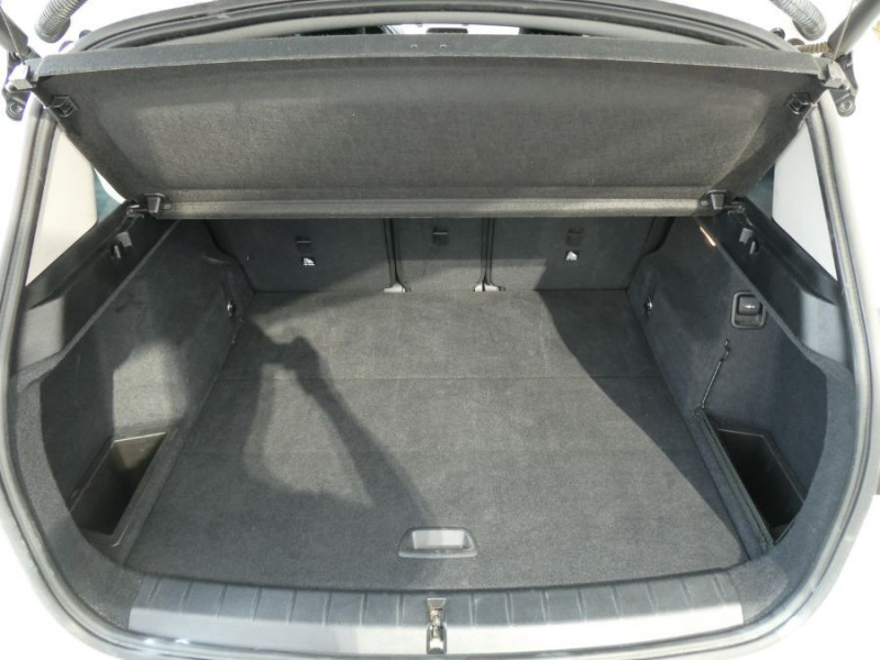 Photo 17 de l'offre de BMW X1 (F48) SDRIVE 18DA 150 BVA8 LOUNGE GPS LED CarPlay Privacy Glass Hayon élec. à 26950€ chez Mérignac auto