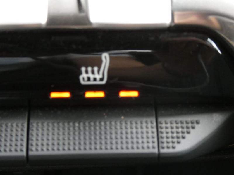 Photo 24 de l'offre de PEUGEOT 3008 II 1.5 BlueHDI 130 EAT8 ALLURE PACK Hayon EL. JA19 Régul ACC à 27450€ chez Mérignac auto