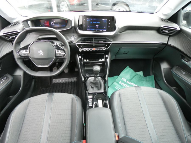Photo 18 de l'offre de PEUGEOT 208 II 1.2 PureTech 100 BVM6 ALLURE PACK Cockpit 3D TOIT Pano à 17450€ chez Mérignac auto