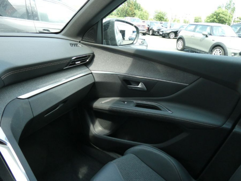 Photo 35 de l'offre de PEUGEOT 3008 II 1.2 PureTech 130 EAT8 GT LINE Camera CarPlay SC à 24450€ chez Mérignac auto