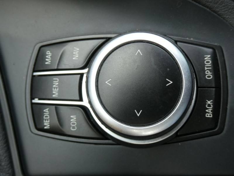 Photo 32 de l'offre de BMW X1 (F48) SDRIVE 18iA 140 BVA7 LOUNGE GPS Camera LED Privacy Glass RER Volant M Hayon élec.. à 26450€ chez Mérignac auto