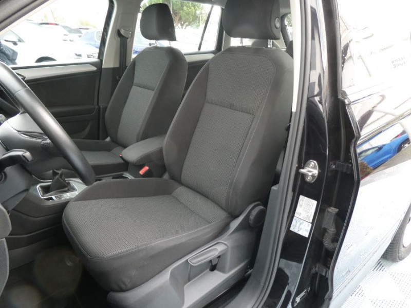 Photo 12 de l'offre de VOLKSWAGEN TIGUAN II 1.4 TSI 125 BVM6 TRENDLINE CarPlay Radars Attel. à 22750€ chez Mérignac auto