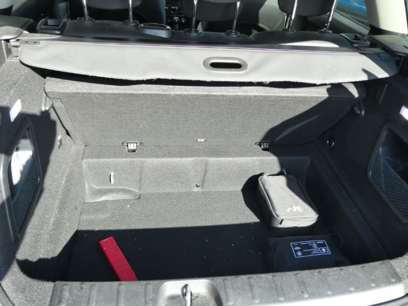 Photo 13 de l'offre de MINI CLUBMAN III 1.5 136 BVM6 COOPER GPS LED KeyLess JA17 1ère Main à 21450€ chez Mérignac auto