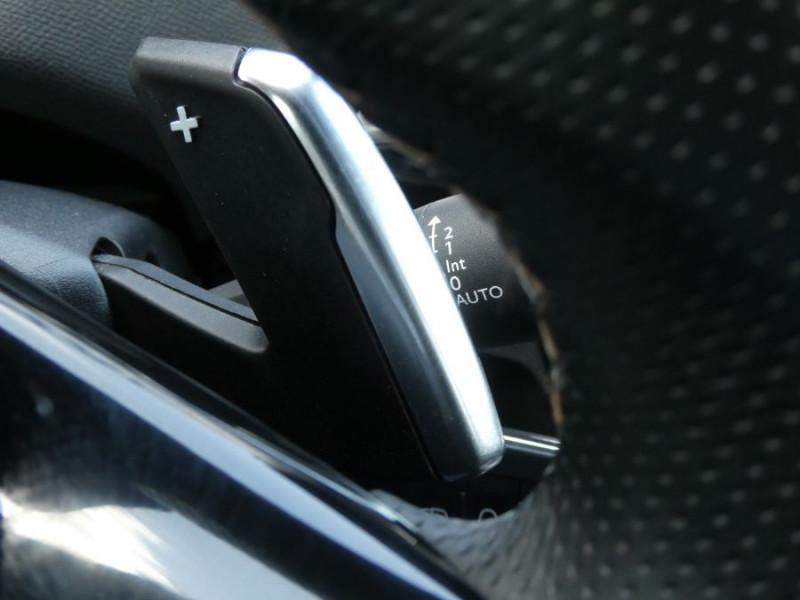 Photo 28 de l'offre de PEUGEOT 3008 II 1.2 PureTech 130 EAT8 GT LINE Camera CarPlay SC à 25890€ chez Mérignac auto