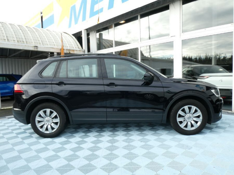 Photo 39 de l'offre de VOLKSWAGEN TIGUAN II 1.4 TSI 125 BVM6 TRENDLINE CarPlay Radars Attel. à 22750€ chez Mérignac auto