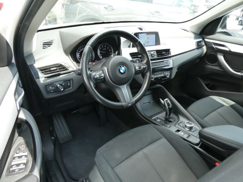 Photo 14 de l'offre de BMW X1 (F48) SDRIVE 18iA 140 BVA7 LOUNGE GPS Camera LED Privacy Glass RER Volant M Hayon élec.. à 25490€ chez Mérignac auto