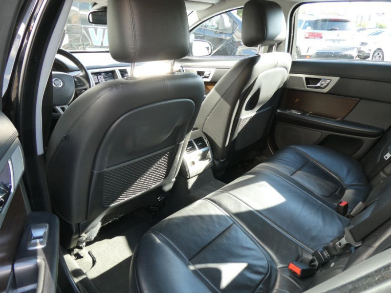 Photo 18 de l'offre de JAGUAR XF SPORTBRAKE (2) 2.2 D 200 BVA8 LUXE PREMIUM Cam. Hayon EL. à 17950€ chez Mérignac auto