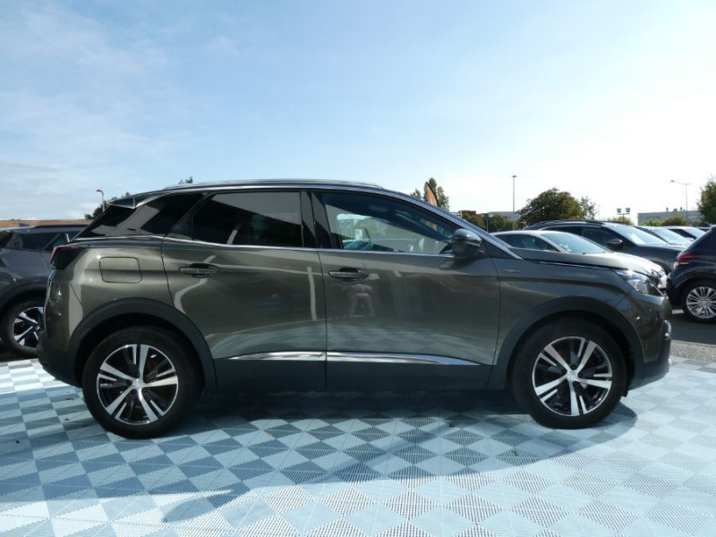 Photo 40 de l'offre de PEUGEOT 3008 II 1.2 PureTech 130 EAT8 GT LINE Full LED CarPlay SC à 24450€ chez Mérignac auto