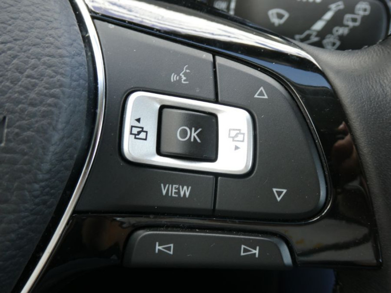 Photo 28 de l'offre de VOLKSWAGEN T-ROC 2.0 TDI 116 BV6 UNITED GPS ACC Key Less Hayon EL. à 26450€ chez Mérignac auto