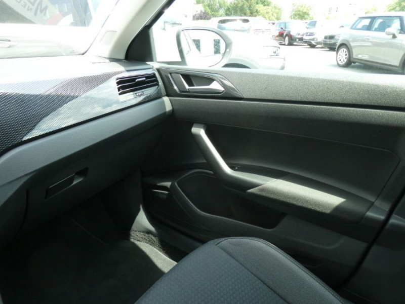 Photo 37 Volkswagen TAIGO 1.0 TSI 110 BVA7 PACK GPS CLIM Auto SC Privacy Glass ESSENCE BLANC PUR en vente chez Mérignac auto Photo 37 de l'offre de VOLKSWAGEN TAIGO 1.0 TSI 110 BVA7 PACK GPS CLIM Auto SC Privacy Glass à 20950€ chez Mérignac auto