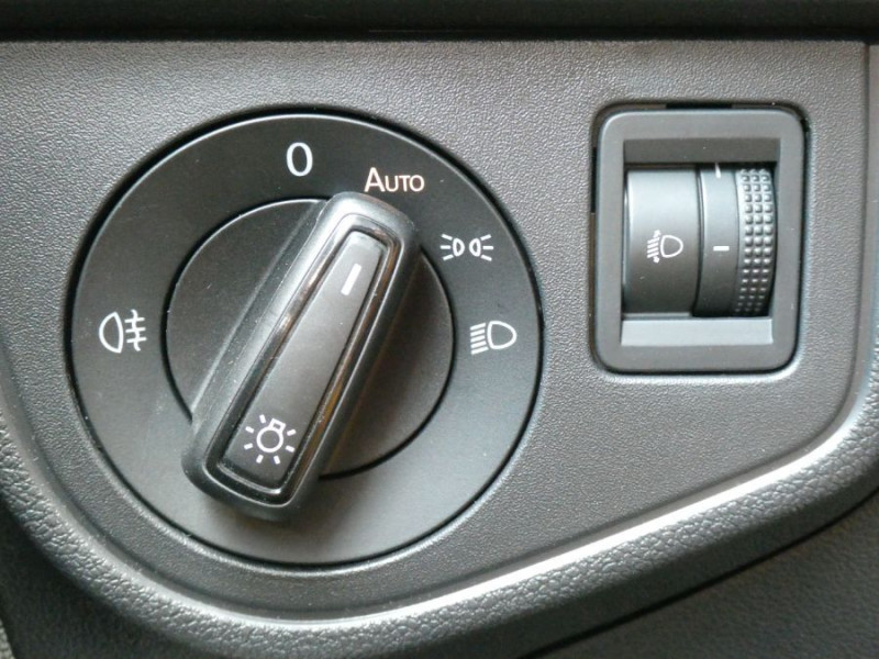 Photo 34 Volkswagen TAIGO 1.0 TSI 110 BVA7 PACK GPS CLIM Auto SC Privacy Glass ESSENCE BLANC PUR en vente chez Mérignac auto Photo 34 de l'offre de VOLKSWAGEN TAIGO 1.0 TSI 110 BVA7 PACK GPS CLIM Auto SC Privacy Glass à 20950€ chez Mérignac auto