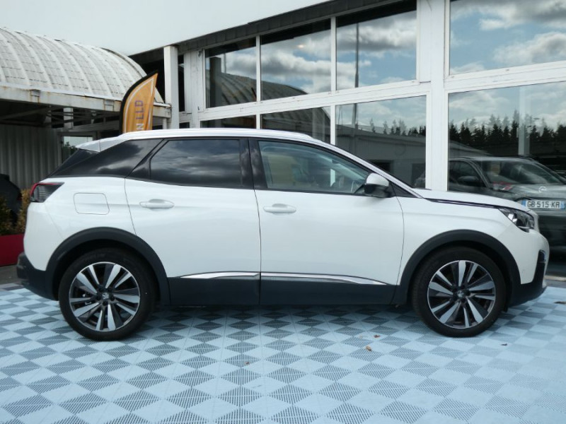 Photo 11 de l'offre de PEUGEOT 3008 II 1.5 BlueHDI 130 EAT8 ALLURE PACK Hayon EL. JA19 Régul ACC à 27450€ chez Mérignac auto