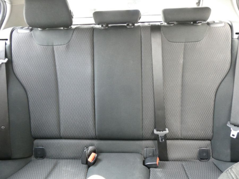 Photo 34 de l'offre de BMW SERIE 1 (F20) 118i 136 BVM6 PACK GPS JA17 Radars Volant M à 19490€ chez Mérignac auto