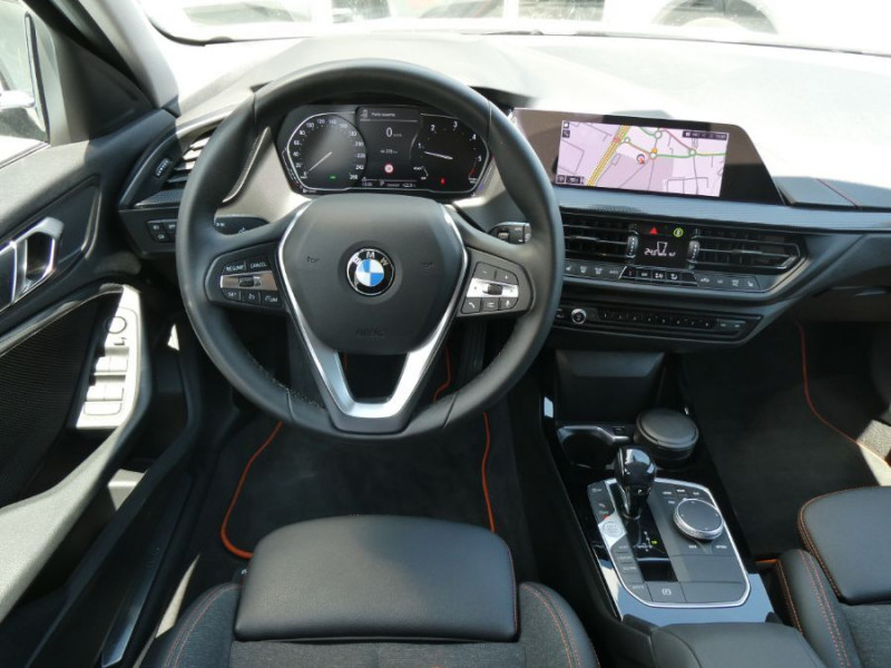 Photo 4 de l'offre de BMW SERIE 1 (F40) 118DA 150 BVA8 EDITION SPORT GPS Camera à 28950€ chez Mérignac auto