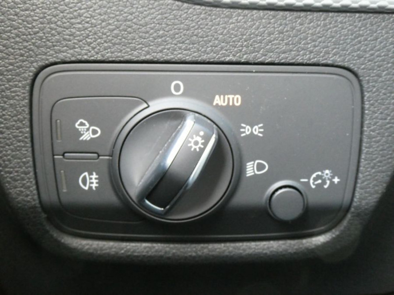 Photo 36 de l'offre de AUDI Q2 30 TFSI 116 S Tronic 7 Pk S LINE Ext. GPS LED JA18 Key Less Park Assist 1ère Main à 24250€ chez Mérignac auto