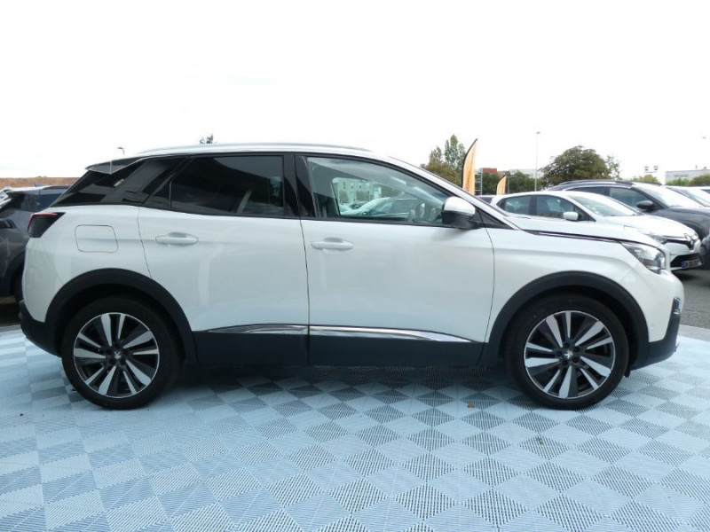 Photo 41 de l'offre de PEUGEOT 3008 II 1.5 BlueHDI 130 EAT8 ALLURE PACK Hayon EL. JA19 Régul ACC à 27450€ chez Mérignac auto