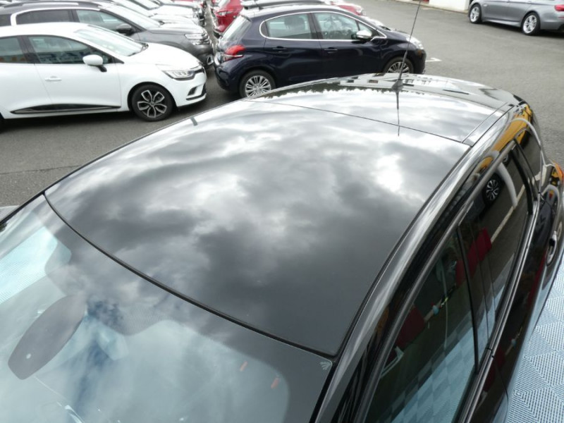 Photo 38 de l'offre de RENAULT CAPTUR 1.2 TCe 120 BVM6 INITIALE CUIR TOIT Pano Camera Bose à 16450€ chez Mérignac auto