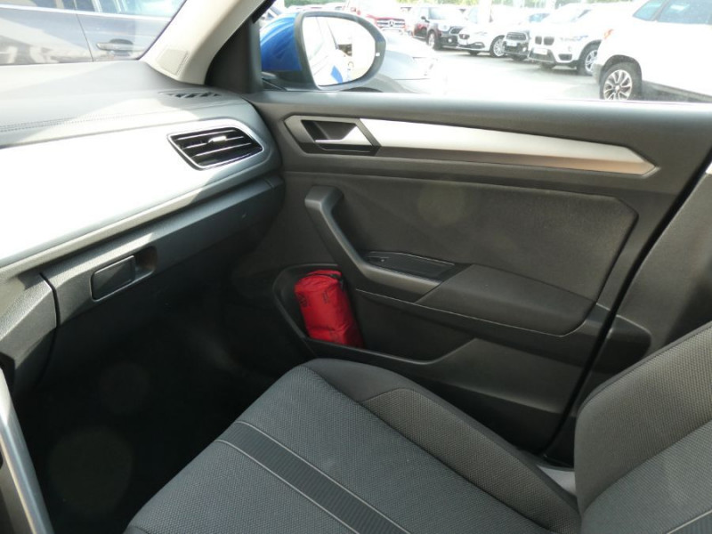 Photo 36 de l'offre de VOLKSWAGEN T-ROC New 1.0 TSI 110 BVM6 Facelift LIFE PLUS GPS Privacy Glass à 24950€ chez Mérignac auto