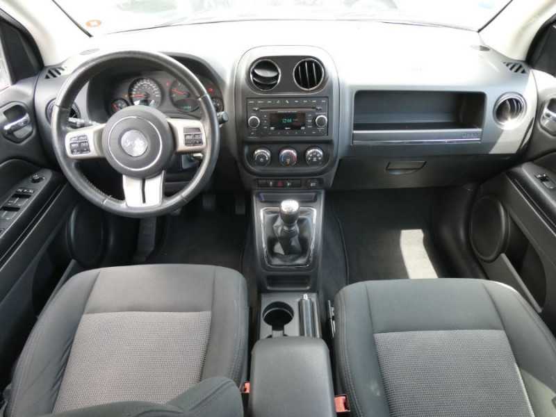 Photo 17 de l'offre de JEEP COMPASS 2.2 CRD 163 BVM6 4WD LIMITED Attel. à 12490€ chez Mérignac auto