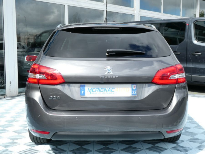 Photo 10 de l'offre de PEUGEOT 308 SW 1.5 BlueHDi 130 BVM6 ALLURE PACK Cockpit à 21450€ chez Mérignac auto