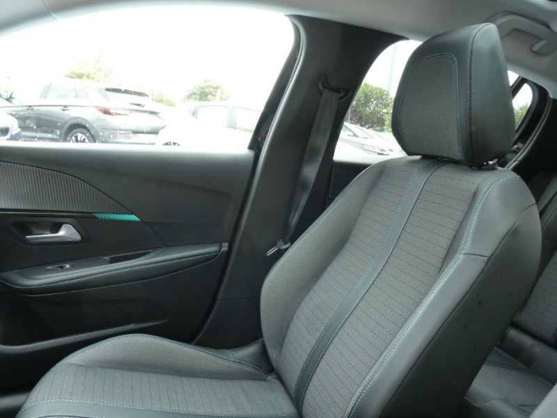 Photo 33 de l'offre de PEUGEOT 208 II 1.2 PureTech 100 BVM6 ALLURE PACK Cockpit 3D TOIT Pano à 17450€ chez Mérignac auto