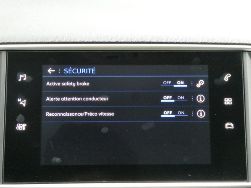 Photo 25 de l'offre de PEUGEOT 308 SW 1.5 BlueHDi 130 BVM6 ALLURE PACK Cockpit à 21450€ chez Mérignac auto