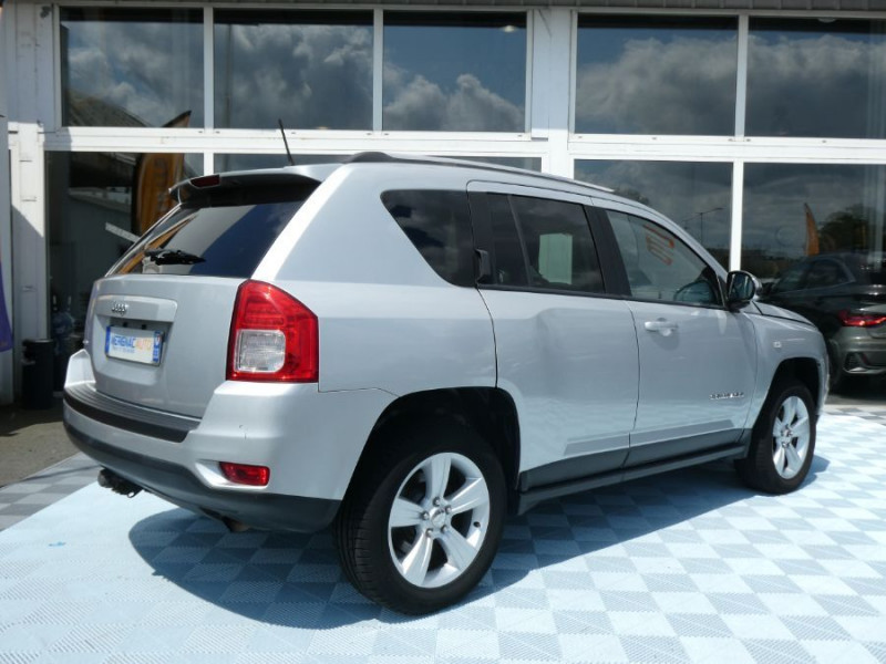 Photo 2 de l'offre de JEEP COMPASS 2.2 CRD 163 BVM6 4WD LIMITED Attel. à 12490€ chez Mérignac auto