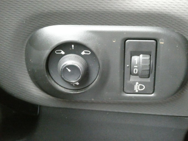 Photo 29 de l'offre de CITROEN C4 CACTUS 1.2 PureTech 110 BVM6 ORIGINS JA17 SC CarPlay à 16950€ chez Mérignac auto