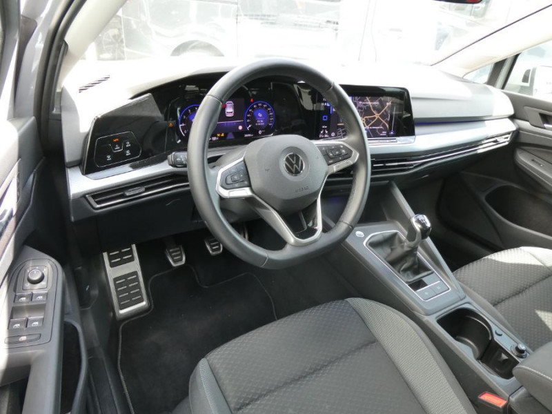 Photo 14 de l'offre de VOLKSWAGEN GOLF VIII 1.0 TSI 110 BV6 ACTIVE GPS Cockpit SC à 23450€ chez Mérignac auto