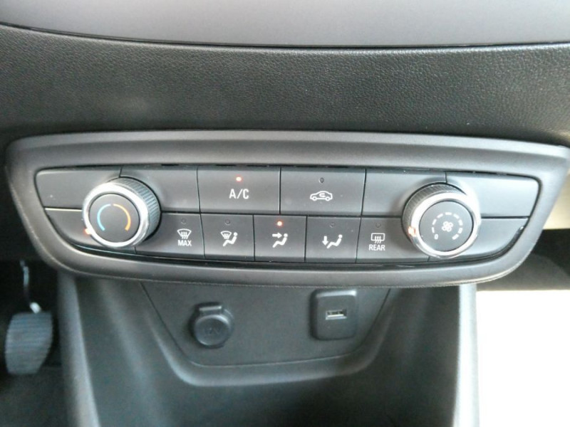 Photo 26 de l'offre de OPEL CROSSLAND 1.2 Turbo 110 BVM6 ELEGANCE Camera CarPlay Radars à 18450€ chez Mérignac auto