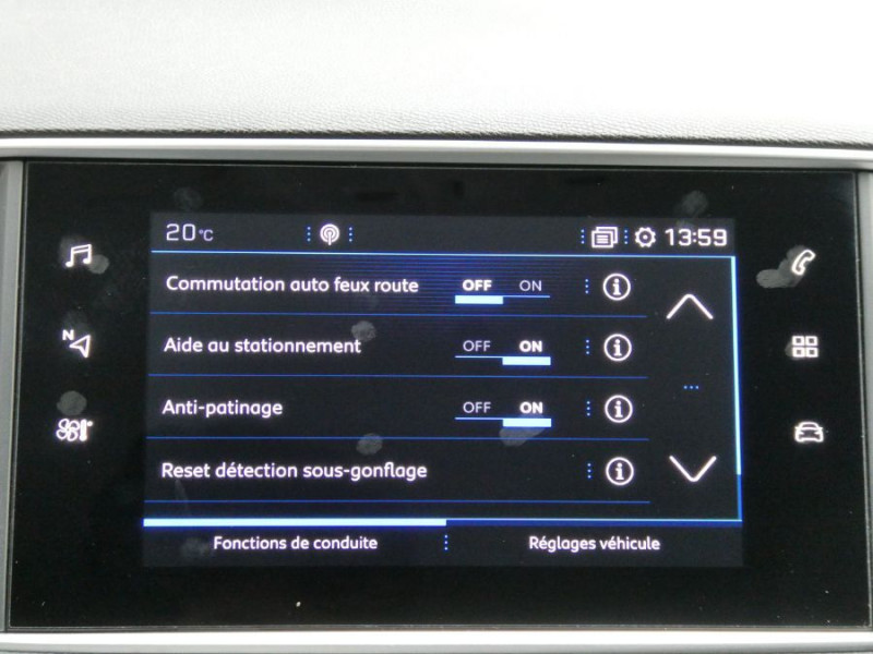 Photo 29 de l'offre de PEUGEOT 308 SW 1.5 BlueHDi 130 BVM6 ALLURE PACK Cockpit à 21450€ chez Mérignac auto