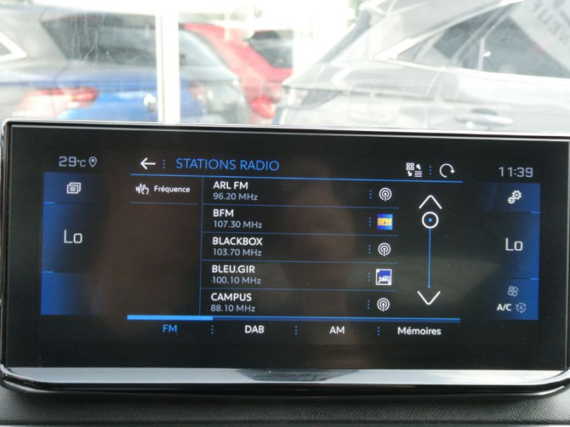Photo 19 de l'offre de PEUGEOT 3008 II (2) 1.2 PureTech 130 EAT8 ALLURE Camera à 30480€ chez Mérignac auto