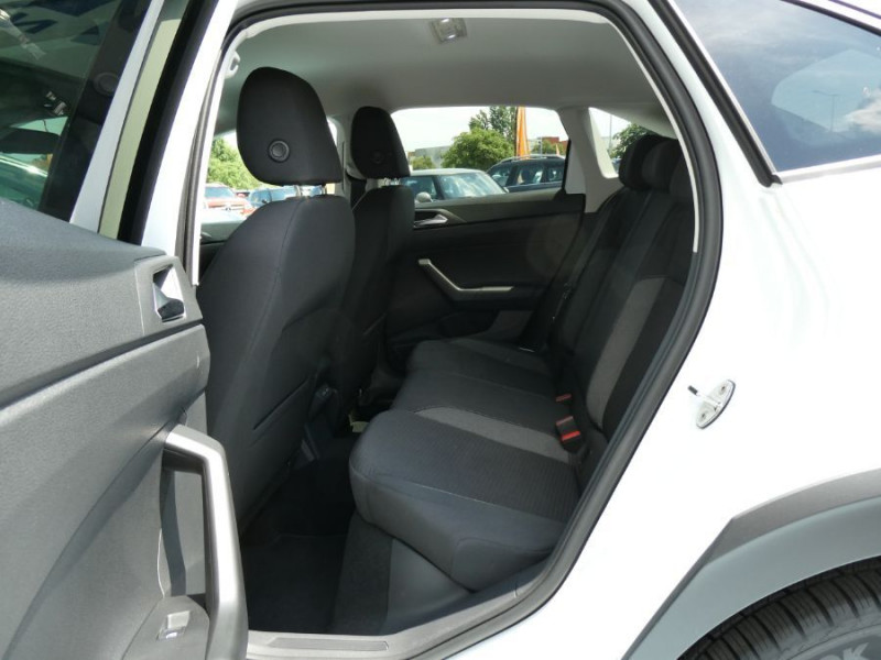 Photo 16 Volkswagen TAIGO 1.0 TSI 110 BVA7 PACK GPS CLIM Auto SC Privacy Glass ESSENCE BLANC PUR en vente chez Mérignac auto Photo 16 de l'offre de VOLKSWAGEN TAIGO 1.0 TSI 110 BVA7 PACK GPS CLIM Auto SC Privacy Glass à 20950€ chez Mérignac auto