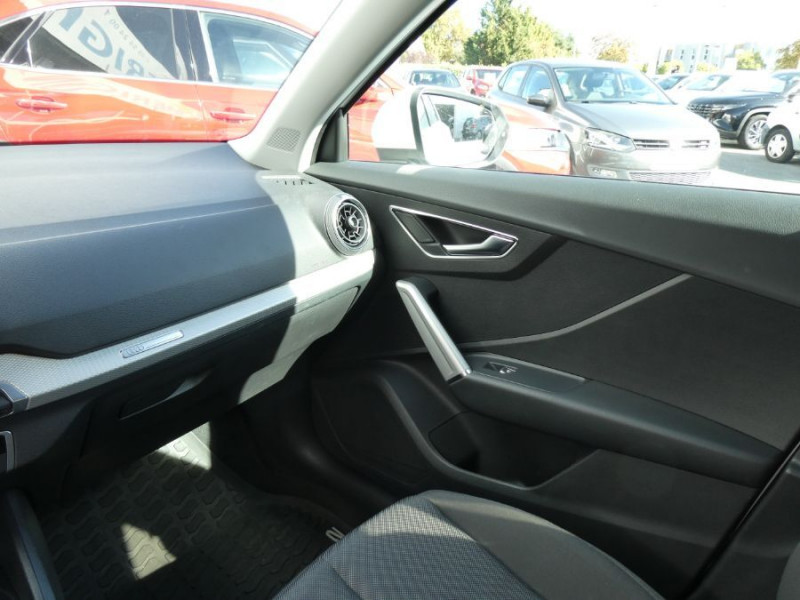 Photo 39 de l'offre de AUDI Q2 30 TFSI 116 S Tronic 7 Pk S LINE Ext. GPS LED JA18 Key Less Park Assist 1ère Main à 24250€ chez Mérignac auto